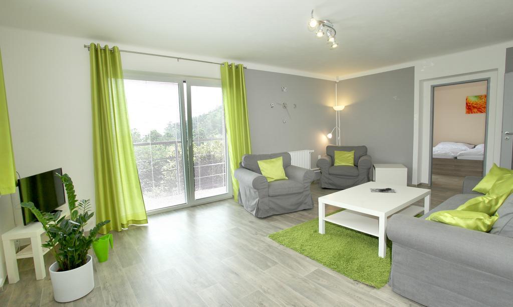 Apartman Pod Skalou V Ceskem Raji Besedice Exterior foto