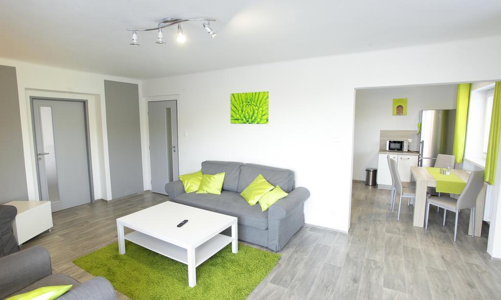 Apartman Pod Skalou V Ceskem Raji Besedice Exterior foto