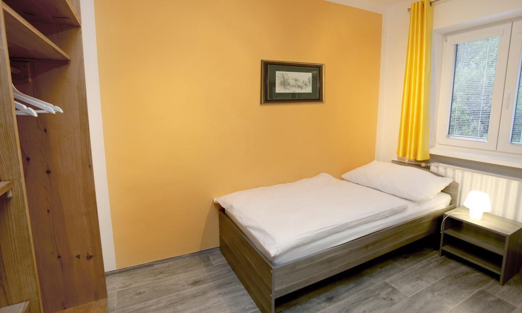 Apartman Pod Skalou V Ceskem Raji Besedice Exterior foto