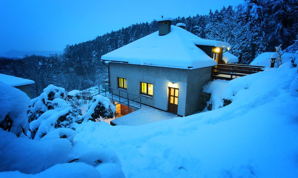 Apartman Pod Skalou V Ceskem Raji Besedice Exterior foto
